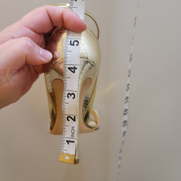 Alejandro and ingelmo gold strap high heel shoes - Picture 6 of 7